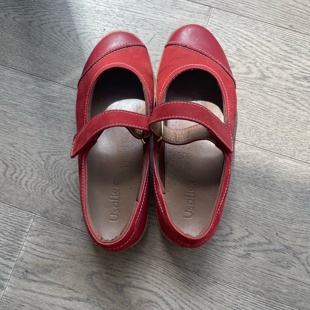 Leather Mary Jane flats